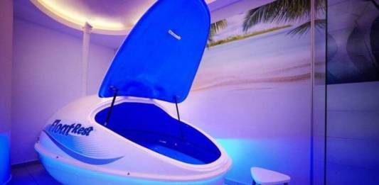 Floating – modny, ale czy skuteczny sposób na stres?